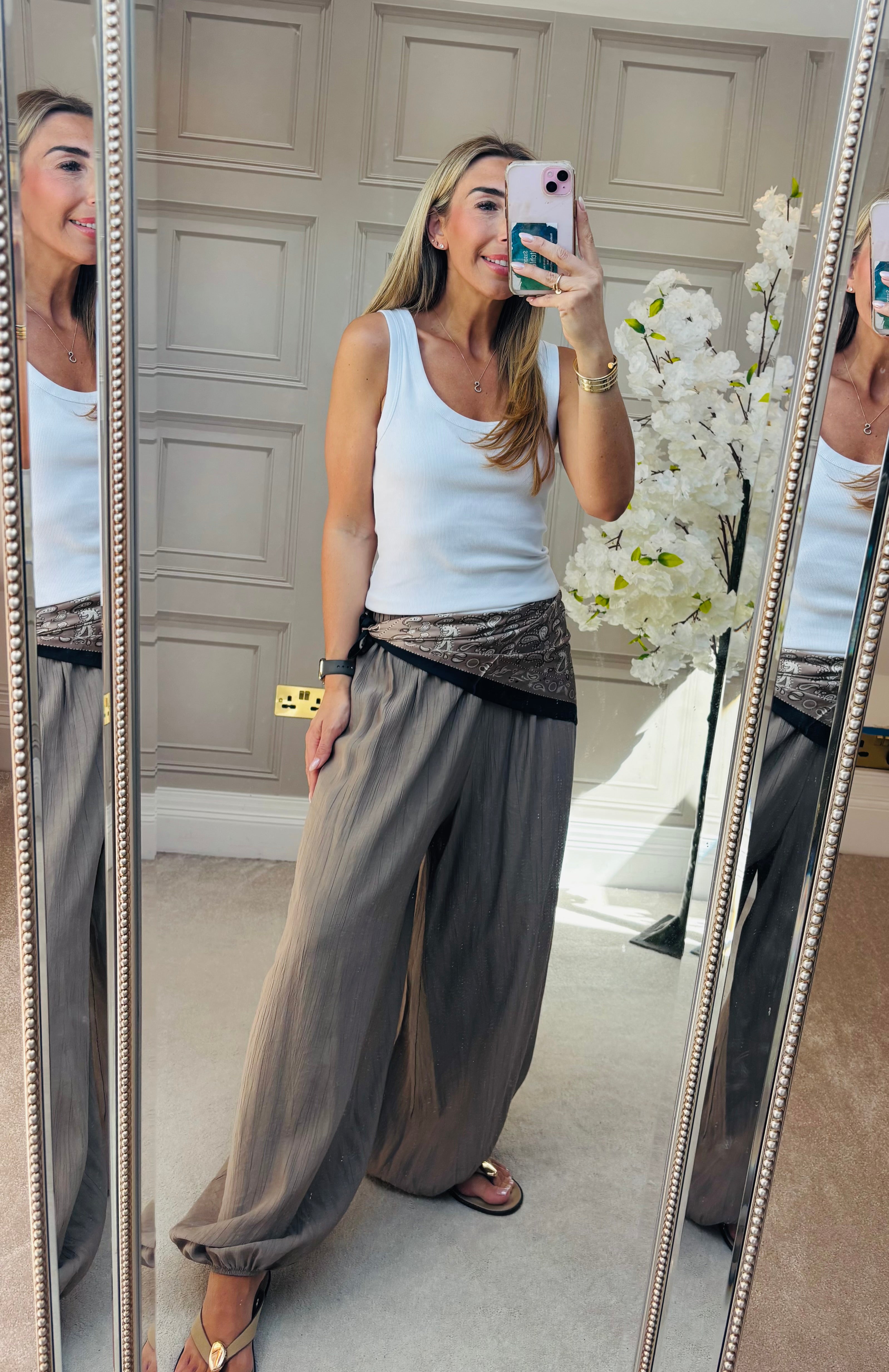 Balloon trousers