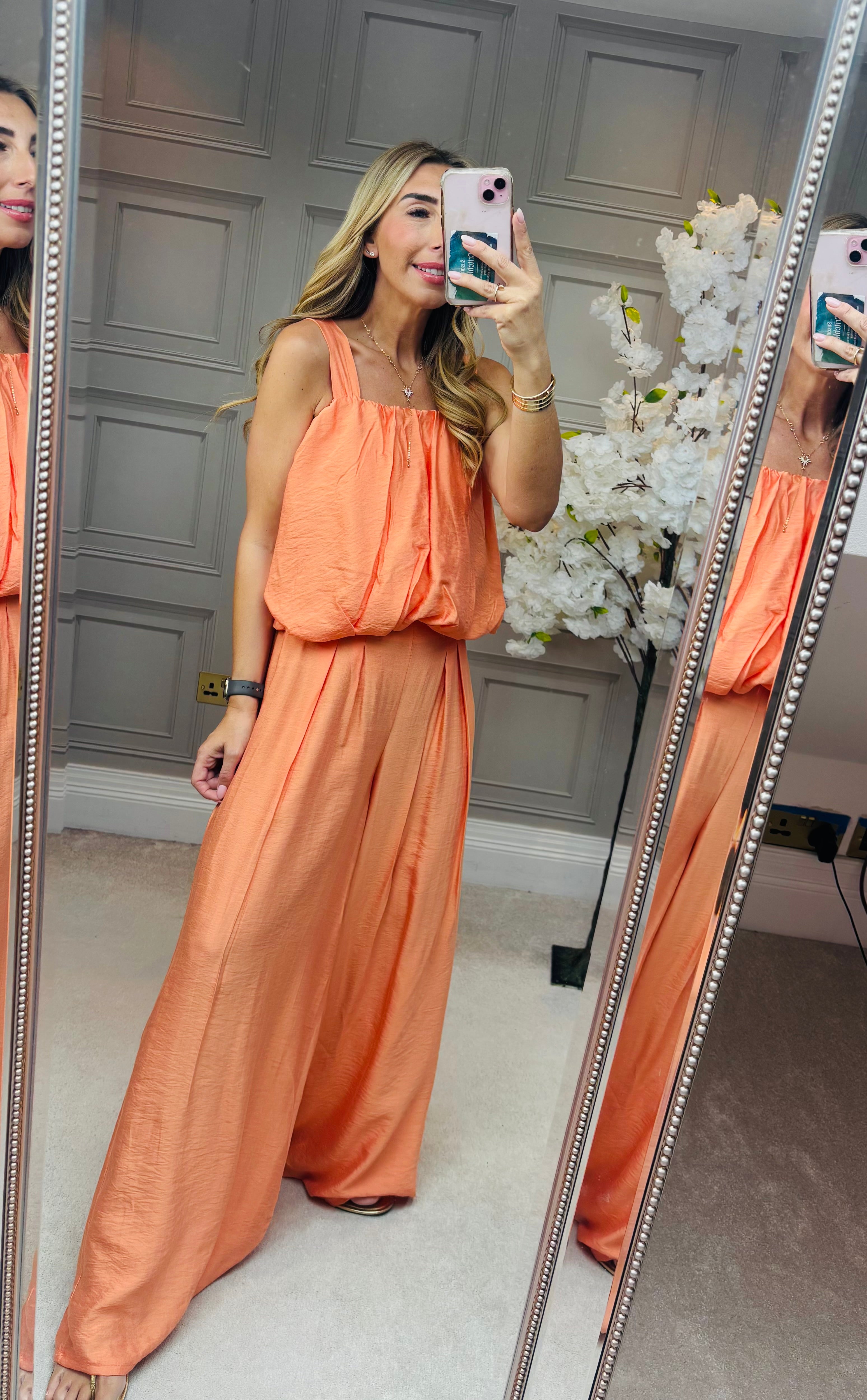 Tasmin set