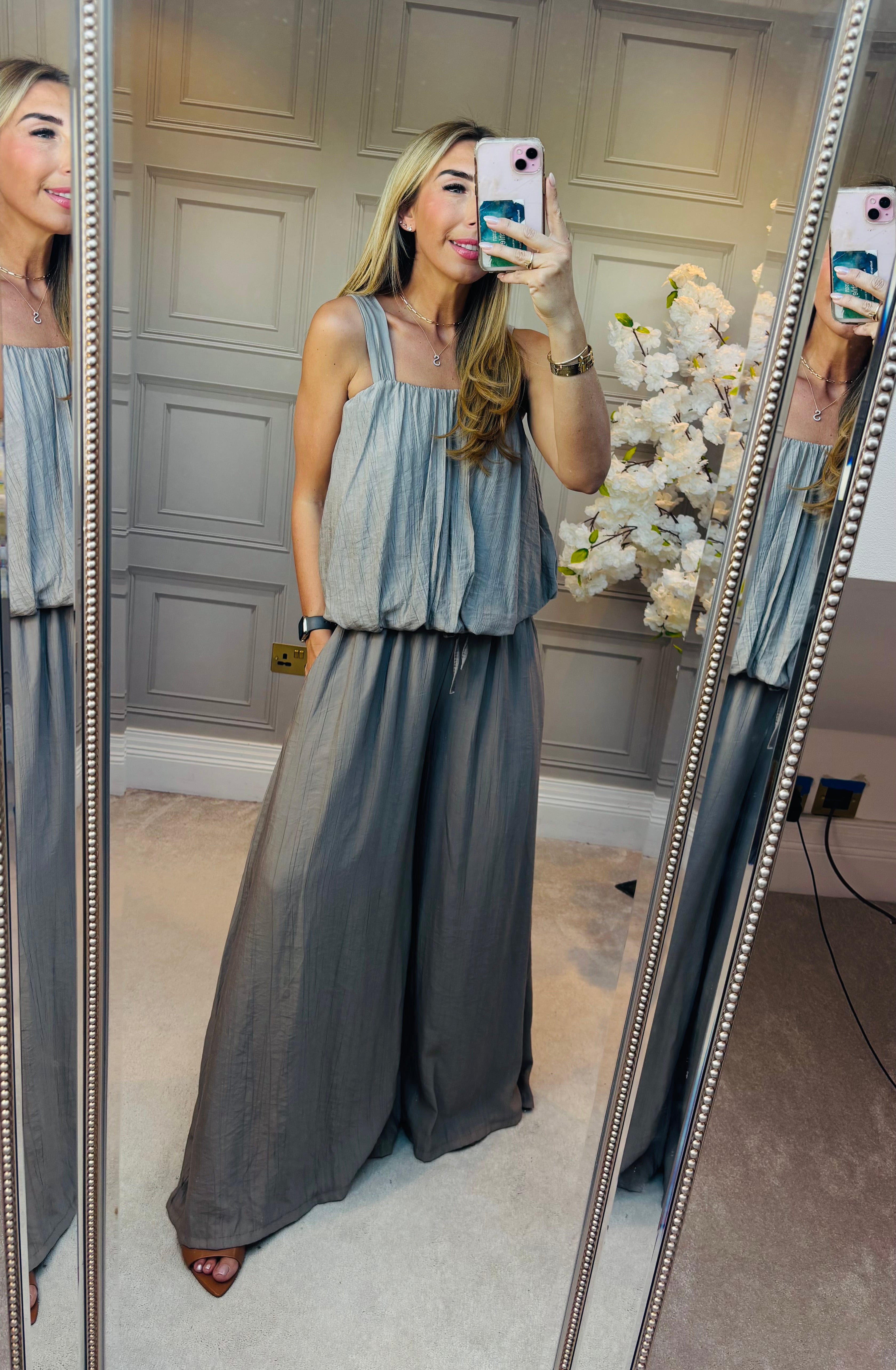 Tasmin set