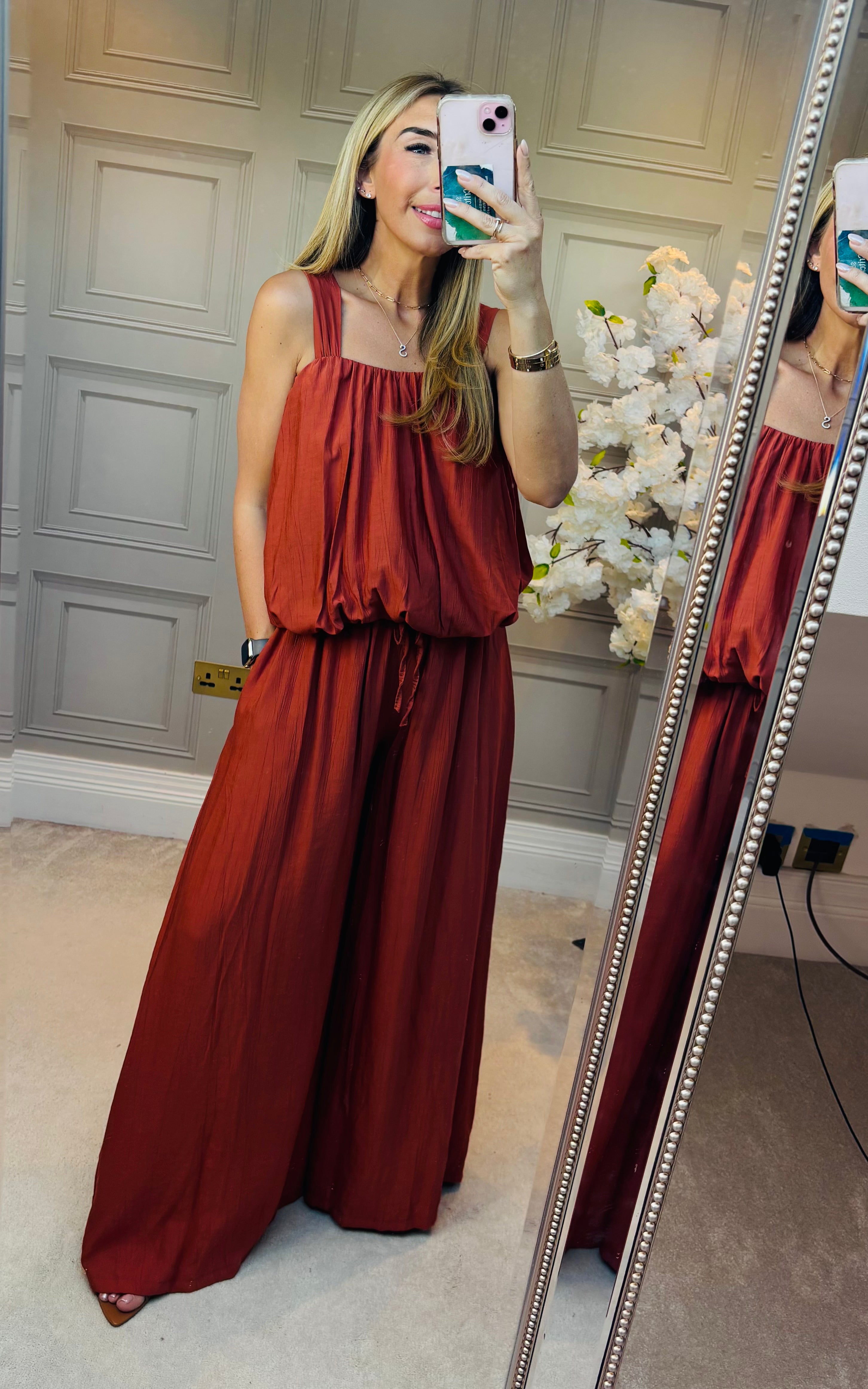 Tasmin set